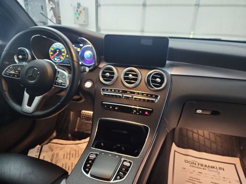 Used 2022 Mercedes-Benz GLC 300 4MATIC image 10