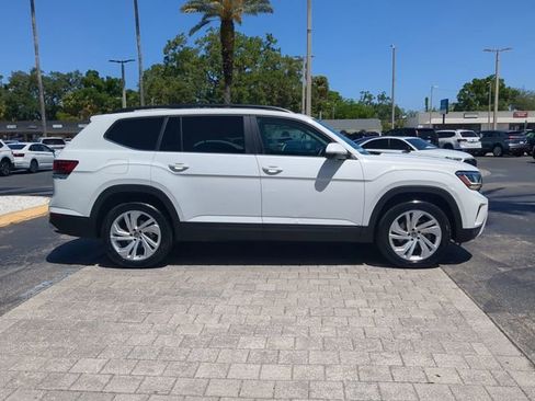 Certified 2023 Volkswagen Atlas SE w/ Panoramic Sunroof Package image 3