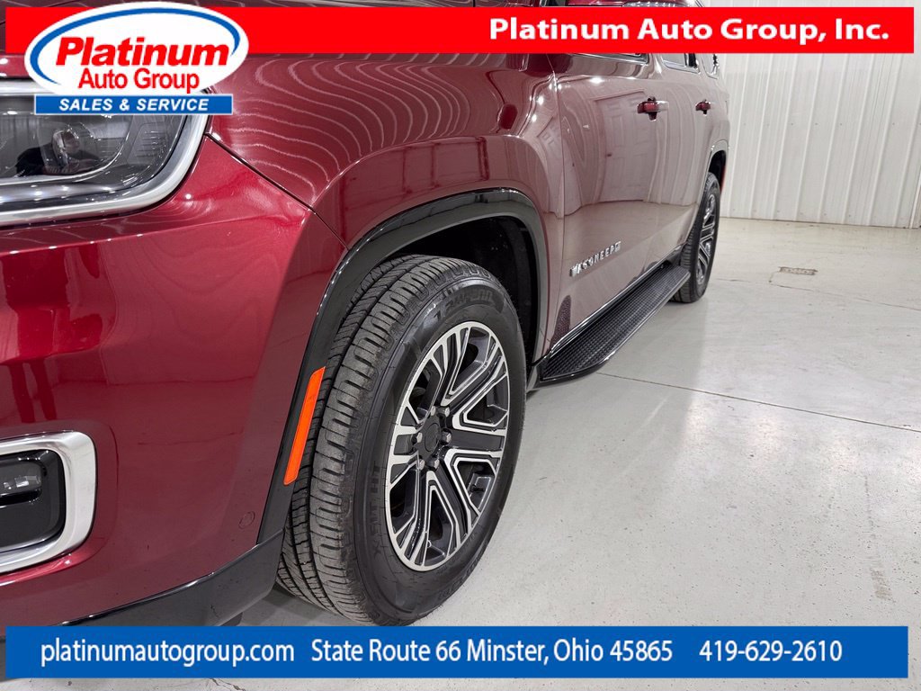 Used 2022 Jeep Wagoneer Series III AWD/4WD image 52