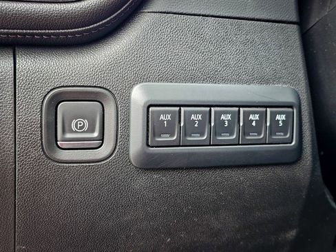 Certified 2022 GMC Sierra 3500 SLE w/ SLE Convenience Package image 16