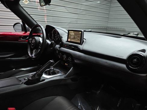 Used 2017 MAZDA MX-5 Miata Club w/ Brembo/BBS Package RWD image 15
