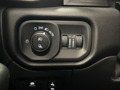 Used 2025 RAM 1500 Big Horn AWD/4WD image 31