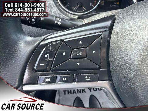 Used 2017 Nissan Rogue SV FWD image 12