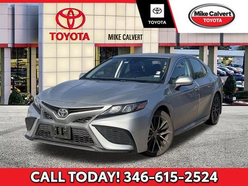 Used 2021 Toyota Camry SE AWD/4WD image 1