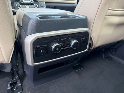 Used 2024 Ford Expedition Limited AWD/4WD image 21