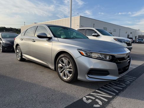 Used 2018 Honda Accord LX image 3