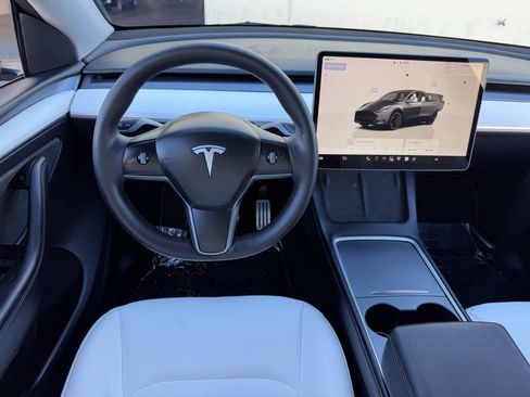 Used 2023 Tesla Model Y Performance AWD/4WD image 19