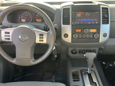 Used 2019 Nissan Frontier SV w/ Value Truck Package AWD/4WD image 4