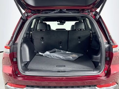 New 2025 Jeep Grand Cherokee Limited image 25