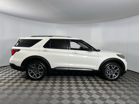 Used 2025 Ford Explorer Platinum w/ Ultimate Package image 5