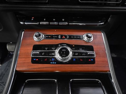 Used 2023 Lincoln Aviator Reserve w/ Equipment Group 201A AWD/4WD image 32