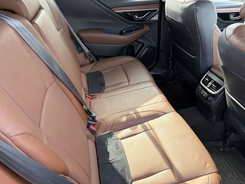 Used 2022 Subaru Outback Touring AWD/4WD image 4