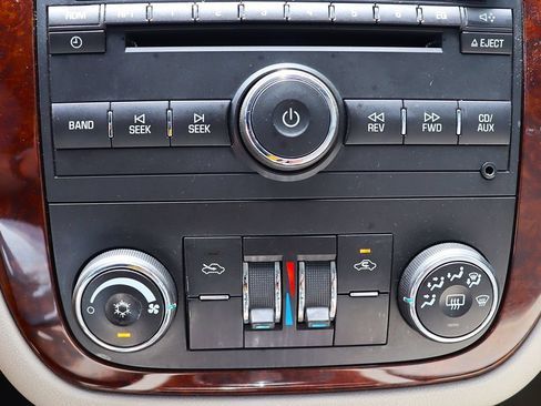 Used 2011 Chevrolet Impala LT FWD image 45