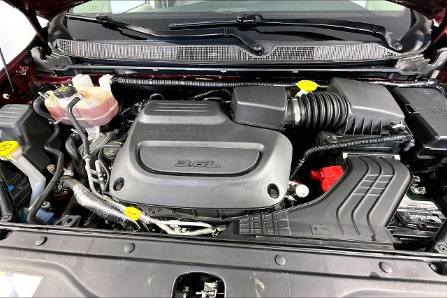 Used 2019 Chrysler Pacifica Limited w/ Tire & Wheel Group FWD image 11
