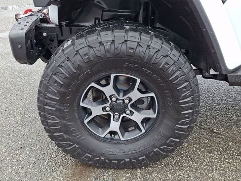 Used 2023 Jeep Wrangler Unlimited Rubicon w/ Steel Bumper Group image 29