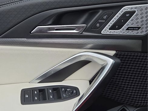 Used 2024 BMW X2 xDrive28i w/ Premium Package image 12