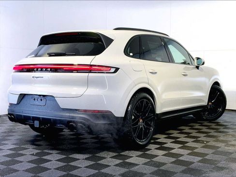 New 2026 Porsche Cayenne image 7
