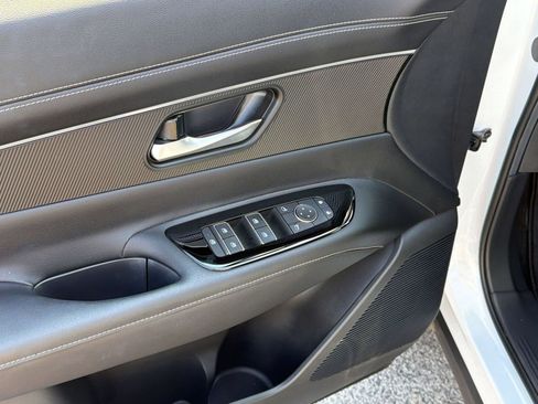 Certified 2025 Nissan Murano SV AWD/4WD image 17