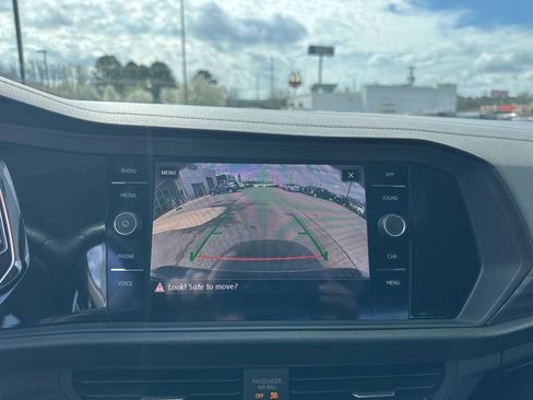 Used 2019 Volkswagen Jetta SEL w/ Cold Weather Package image 18