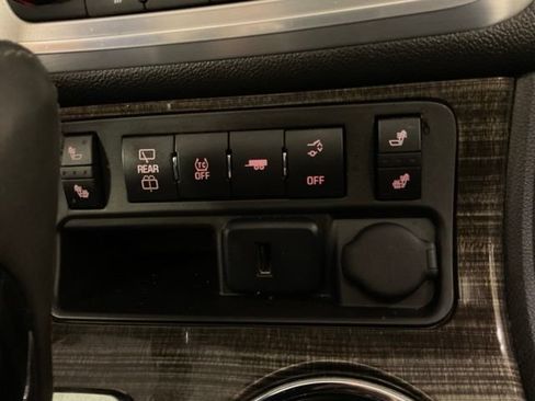 Used 2016 GMC Acadia SLT w/ Premium Edition FWD image 24