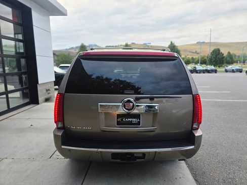 Used 2007 Cadillac Escalade AWD w/ Information Package image 8