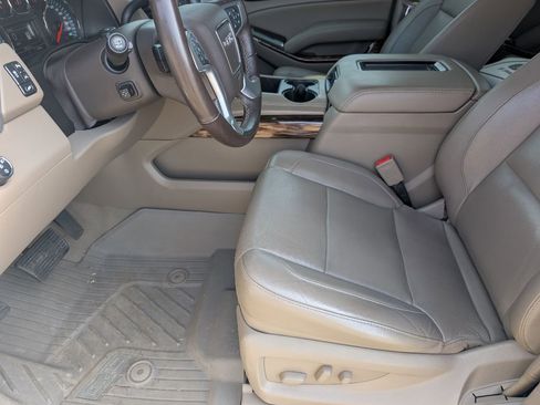 Used 2019 GMC Yukon SLT w/ Premium Edition image 9