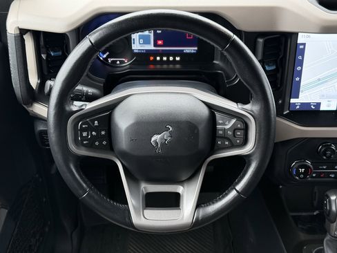 Used 2023 Ford Bronco Wildtrak image 15