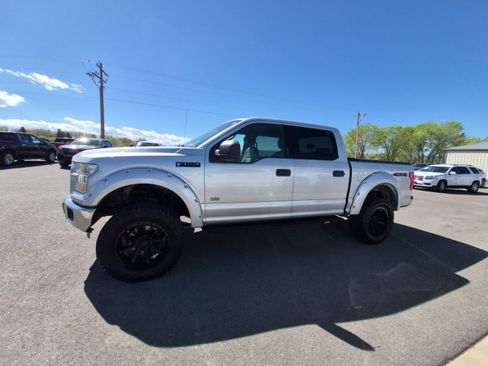 Used 2015 Ford F150 XLT image 5
