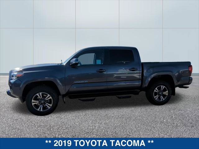 Used 2019 Toyota Tacoma TRD Sport w/ Technology Package RWD image 2