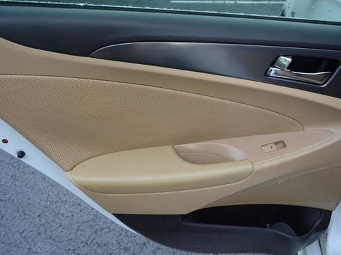 Used 2014 Hyundai Sonata Limited w/ Panoramic Sunroof Package 02 FWD image 11