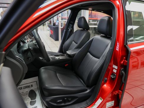 Used 2024 INFINITI Q50 Sensory image 38