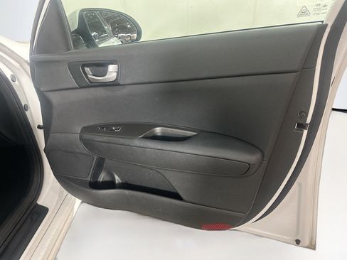 Used 2016 Kia Optima LX image 29