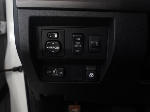 Used 2016 Toyota Tundra SR5 image 22