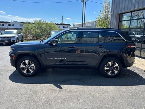 Used 2024 Jeep Grand Cherokee Limited 4xe w/ Luxury Tech Group II AWD/4WD image 8