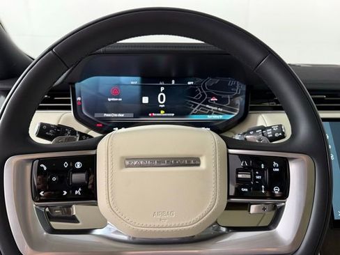 New 2025 Land Rover Range Rover SE image 18