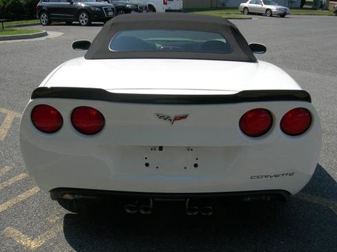 Used 2006 Chevrolet Corvette Convertible w/ Preferred Equipment Group RWD image 8