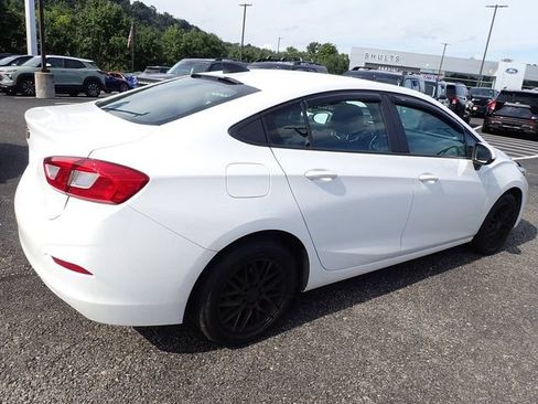 Used 2019 Chevrolet Cruze LS w/ LS Convenience Package FWD image 6