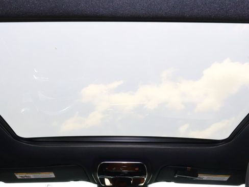 Used 2025 Mercedes-Benz C 300 Sedan image 11