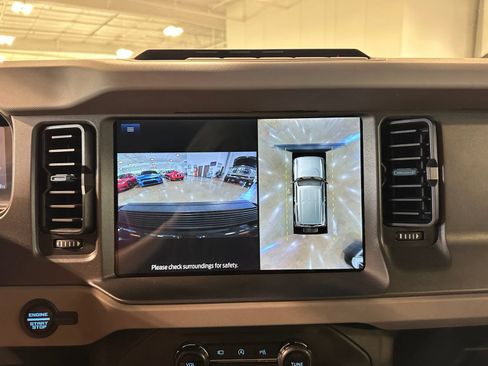 Used 2024 Ford Bronco Wildtrak AWD/4WD image 31