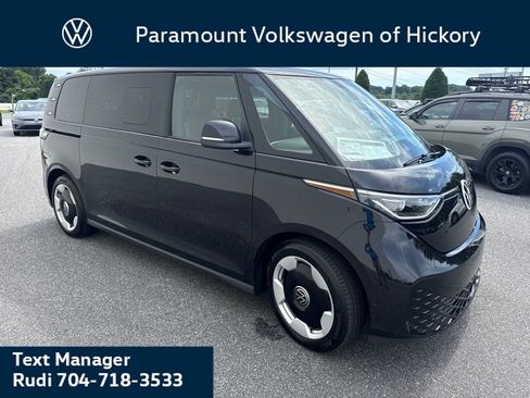 New 2025 Volkswagen ID. Buzz Pro S RWD image 4