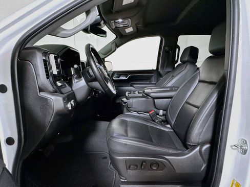 Certified 2025 GMC Sierra 1500 SLT RWD image 19