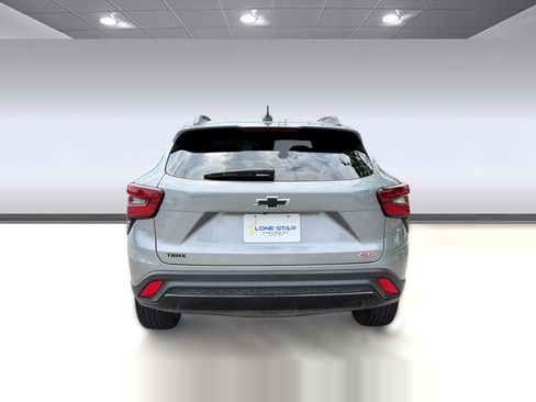 Certified 2025 Chevrolet Trax RS w/ Sunroof Package FWD image 10