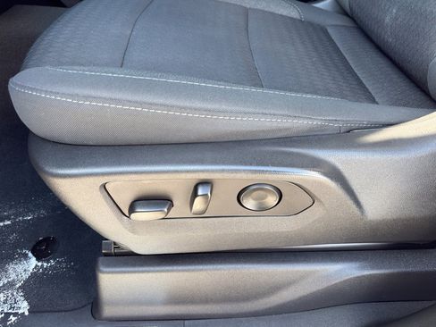 Used 2022 Chevrolet Silverado 1500 LT image 17