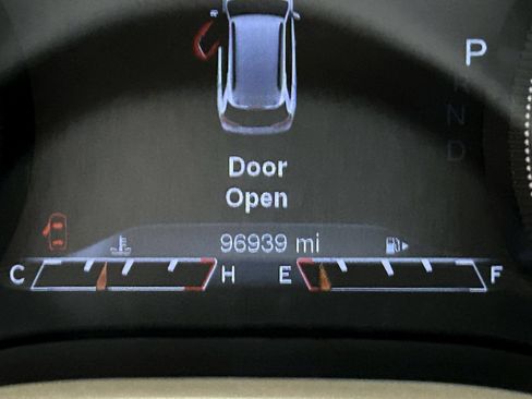 Used 2018 Jeep Cherokee Limited AWD/4WD image 11