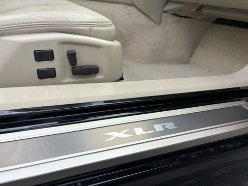 Used 2005 Cadillac XLR RWD image 21