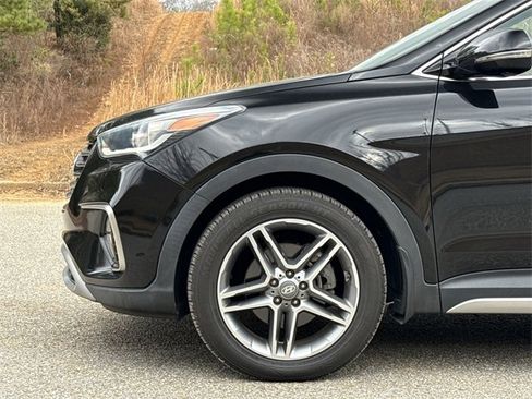 Used 2018 Hyundai Santa Fe Limited image 19