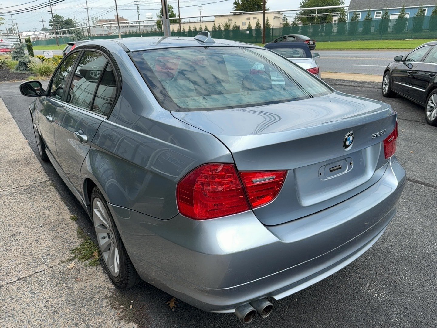 Used 2011 BMW 328i xDrive Sedan AWD/4WD image 4