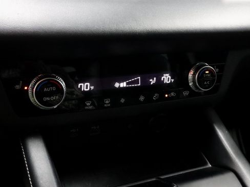 Used 2022 Mitsubishi Outlander SE image 28