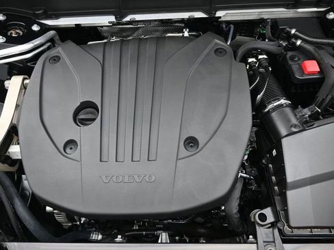 Used 2023 Volvo XC60 B5 Ultimate w/ Protection Package Premier image 36