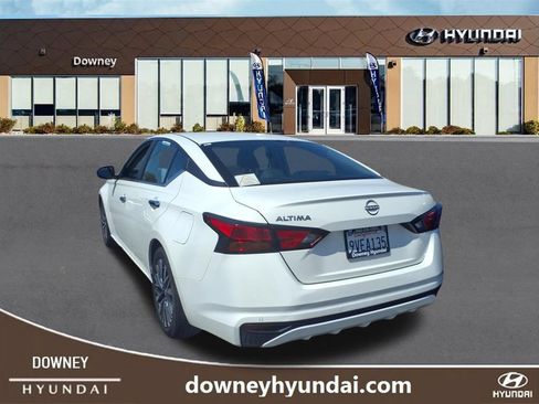 Used 2025 Nissan Altima 2.5 SV FWD image 6